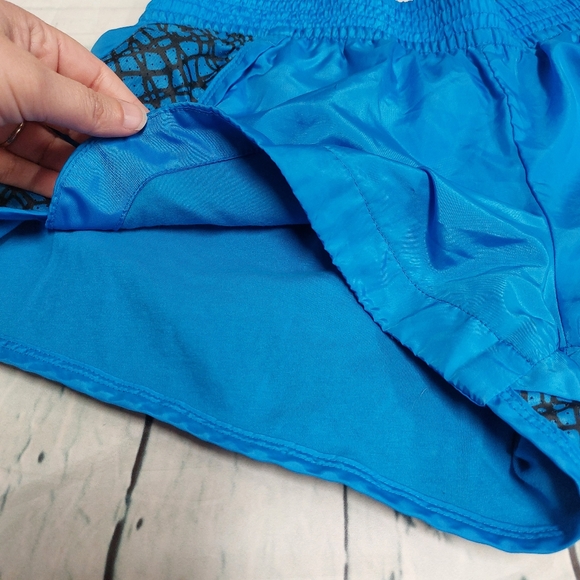 Nike lined women's running shorts - Picture 2 of 6